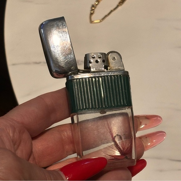 VINTAGE CASTOR STYLE RED FISHING LURE GREEN
BAND LIGHTER - Picture 4 of 5